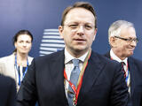 Kínos helyzet várja Brüsszelben Orbán Viktor jelöltjét