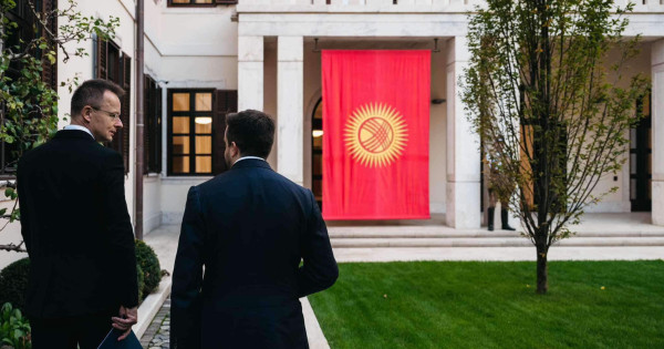 Szijjártó Péter támogatja Kirgizisztán ENSZ BT-tagsági ambícióit