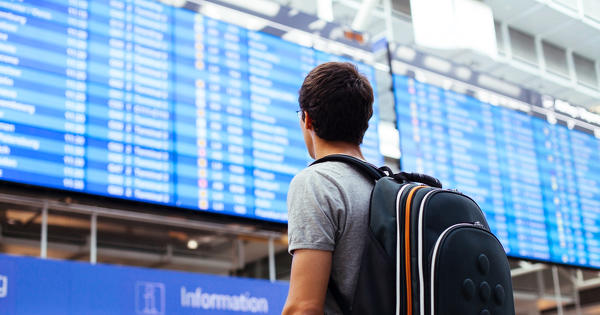 Θαμπώθηκαν τα μάτια μας;  Η νέα σούπερ οθόνη δείχνει πραγματικά μόνο την αναχώρηση της πτήσης μας;