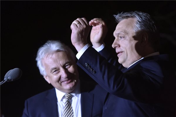 Semjén Zsolt és Orbán Viktor a választási eredmények közzététele után (Fotó: MTI)