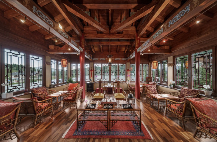 És belülről – a Kína torony legfelső szintjén a teaszalonban mindenki kikeverheti a saját teáját