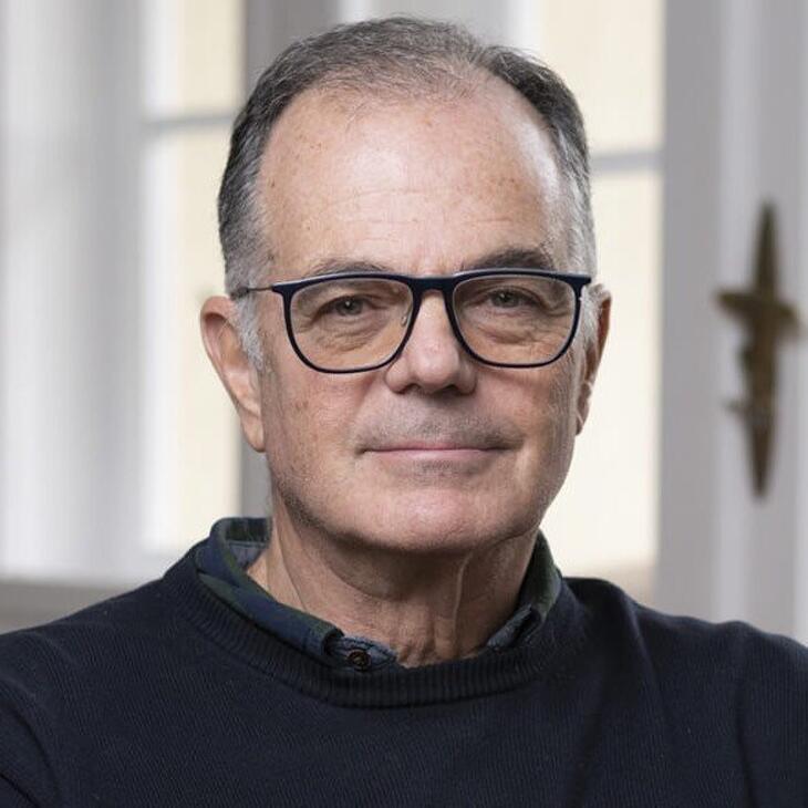 Simor András november 12-én, szerdán 15 óra 30 perckor lesz a Klasszis Klub Live vendége