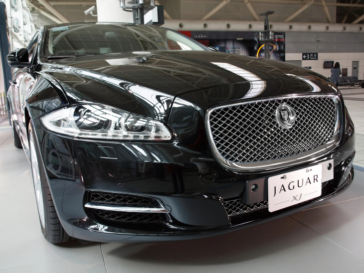 Parkolópályán maradt a Jaguar a kiberbűnözők csapása miatt