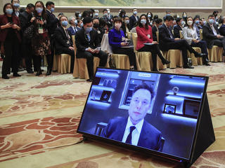 Nagy bajban Elon Musk Kínában - túl  sokat látnak a Teslák kamerái?