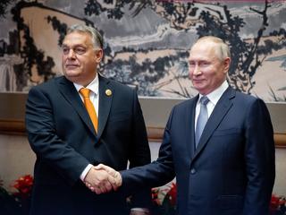 Orbán Viktor egyre nyíltabban közeledik Vlagyimir Putyinhoz