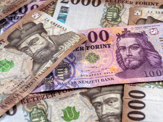 Rosszul zárja a negyedévet a forint