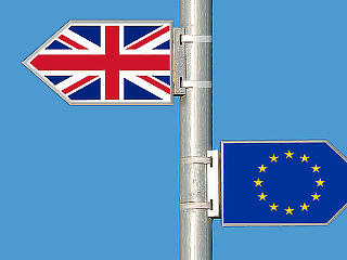A brit kormány jóváhagyta a Brexit-tervezetet