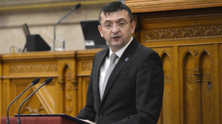 Domokos Lászlót, az Állami Számvevőszék korábbi elnökét nevezték ki átvilágítási szakértőnek