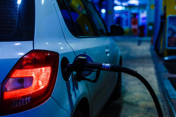 Szlovákiában néhány forinttal, Bulgáriában sokkal olcsóbb a benzin