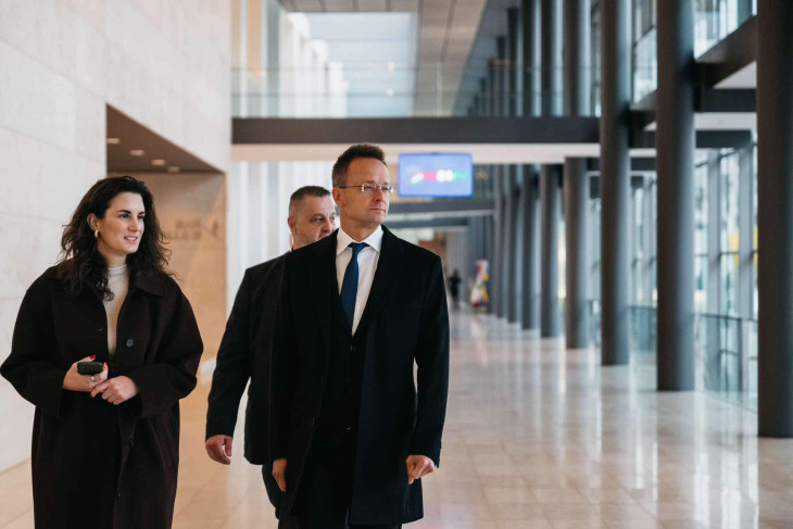 Szijjártó Péter érkezik a luxemburgi ülésre