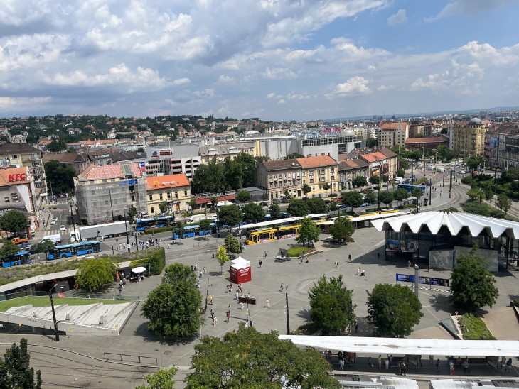 Kilátás a Pénzmúzeum tetején lévő teraszról