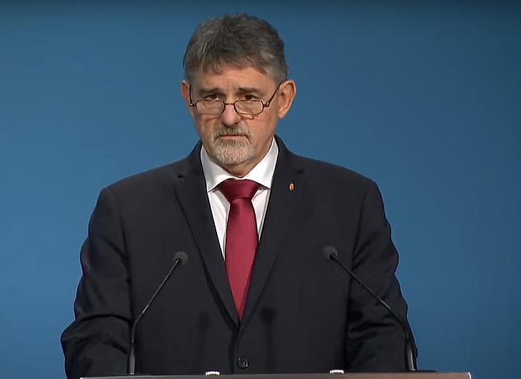 György István államtitkár: Már nem a vakcinák mennyisége szabja meg az oltás menetét. Fotó: koronavirus.gov.hu