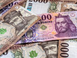 Váratlanul nagyot gyengült a forint