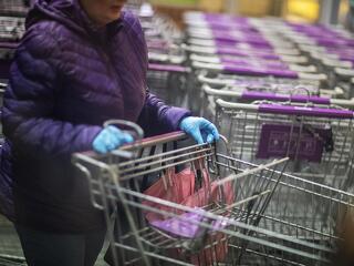 Új szabályt vezethetnek be a magyar boltokban