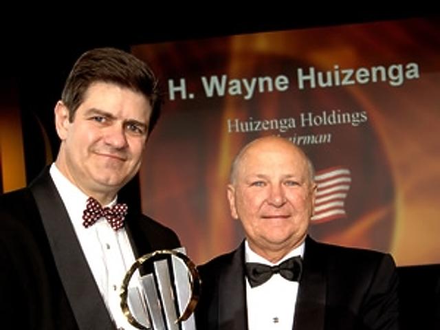 Az év üzletembere: H. Wayne Huizenga (jobbra)