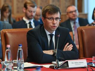 Zsarol a kormány, ez hozhatja el az európai uniós forrásokat?