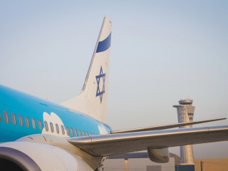 Izrael fokozatosan újranyitja légterét