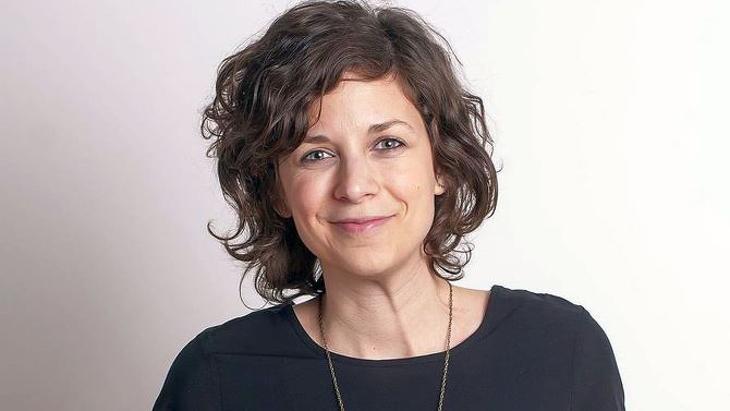 Orosz Anna maga mögé utasította Simicskó Istvánt. Fotó: Momentum