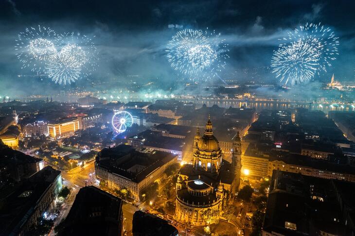 Az augusztus 20-i rendezvénysorozatot is magába foglaló, 75 milliárd forintos keretszerződés is a legdrágábbak közé tartozik