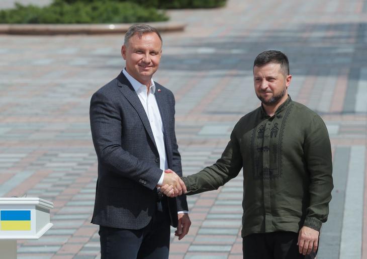 Volodimir Zelenszkij ukrán elnök fogadja lengyel hivatali partnerét, Andrzej Dudát Kijevben 2022. augusztus 23-án. MTI/EPA