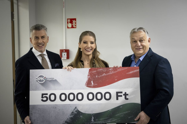 Rákay Philip, Szabó Zsófi és Orbán Viktor a szegedi DPK-gyűlésen