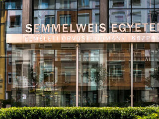 Csalás gyanúja miatt nyomoznak a Semmelweis Egyetemen
