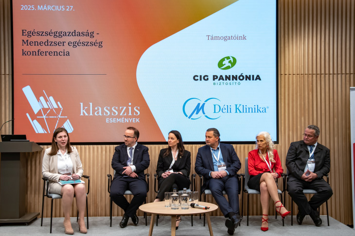 A beszélgetés résztvevői: Dr. Nagy Gyula Richárd - IntelliGenetic, CEO, habilitált egyetemi docens, szülész-nőgyógyász, klinikai genetikus; Dr. Kosztin Annamária – Semmelweis Egyetem Városmajori Szív- és Érgyógyászati Klinika, docens, kardiológia tanszékvezető-helyettes; Duda Ernő – Medipredict, elnök; Dr. Balázs Anna - CMC Déli Klinika, alapító-tulajdonos, elnök-vezérigazgató; Bubori Zsolt - EIT Health InnoStars, magyarországi ökoszisztéma-vezető. A beszélgetés moderátora Ádám Ildikó, az EY partnere, a Life Sciences iparág vezetője volt