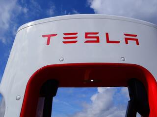 Rengeteg Teslára adott milliókat a magyar állam