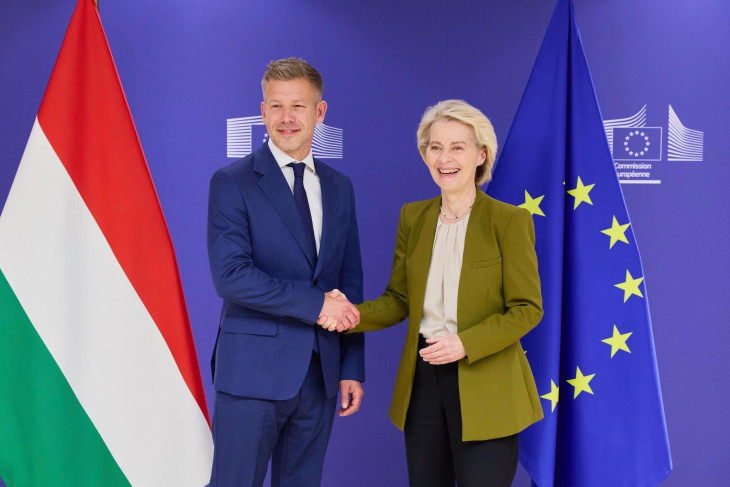 Magyar Péter a május 25-i héten politikai megállapodást kötne a zárolás alatt lévő uniós források hazahozataláról