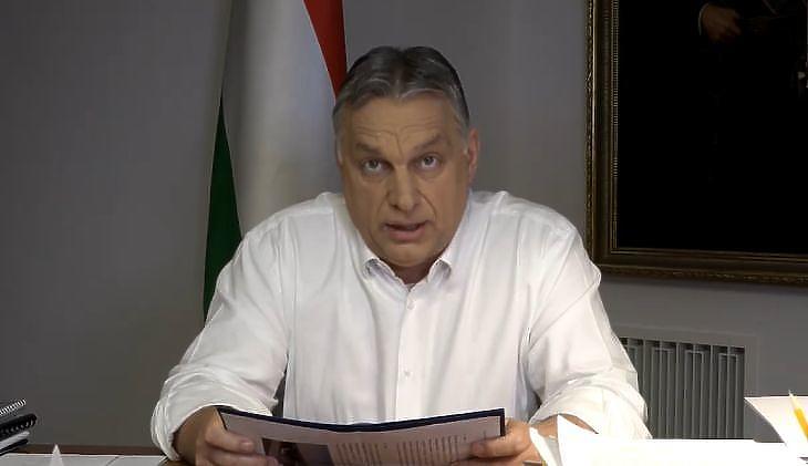 Orbán Viktor egy korábbi bejelentés alkalmával (Fotó: facebook)