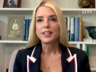 Pam Bondi mindig kiállt Donald Trump mellett