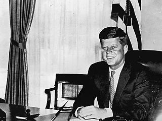 200 millió forintnál is többért kelt el John F. Kennedy naplója
