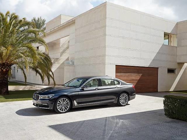 Az új, hatodik generációs 7-es BMW