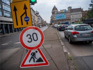 Itt az új KRESZ, Lázár János várja a véleményünket