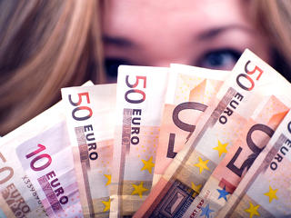Szívrohamot kockáztat, ha ránéz az euró árfolyamára