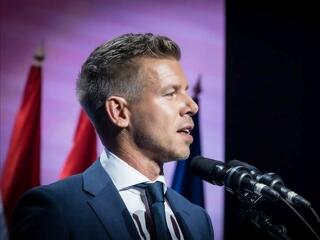 Magyar Péter kilenc kérdést intézett Orbán Viktorhoz