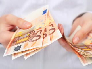 Ha a nyaralásra készülve eurót venni, akkor siessen a pénzváltóhoz!