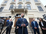 Idegenvezetést tartott Magyar Péter a Karmelitában