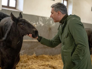Mehetnek amerre látnak Lázár János Ménesbirtokának dolgozói?