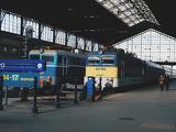 Vonattal robog a magyar a Balatonra