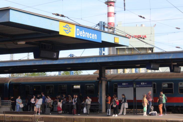 Már várták a változást a debreceni nagyállomáson is