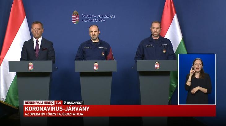 Szlávik János, Kiss Róbert és Gál Kristóf az operatív törzs május 3-i sajtótájékoztatóján. Forrás: Youtube