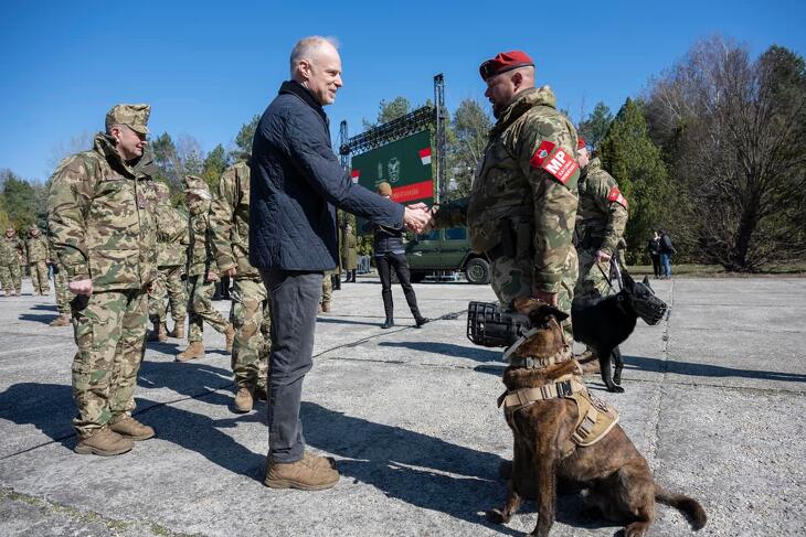 Van akivel elégedett Szalay-Bobrovniczky Kristóf honvédelmi miniszter