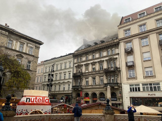 Óriási füstfelhő csapott fel