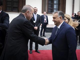 Kiderült, miért jön Erdogan Budapestre