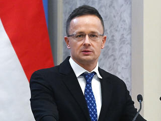 Szijjártó Péter az ukrán elnököt nem hibáztatja, de a magyar baloldalt nagyon is