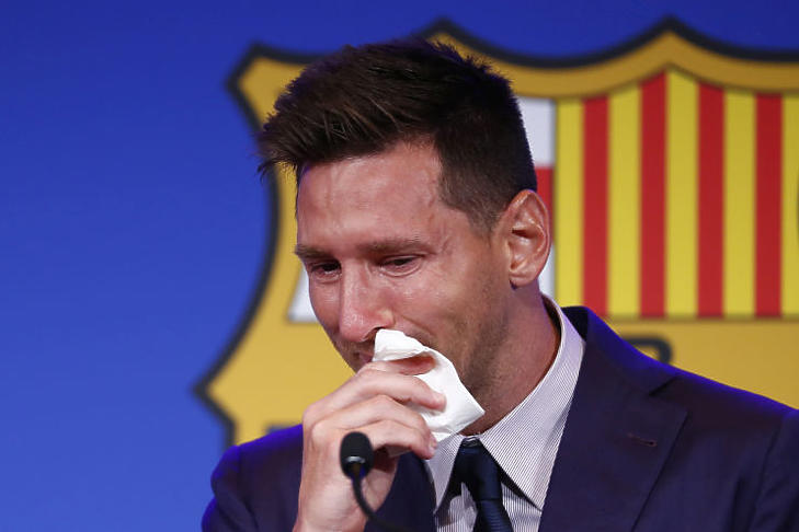 Despedida de Baki - La salida de Messi es profundamente dolorosa tanto para el Barcelona como para La Liga (Foto: MTI / AP / Joan Monfort)