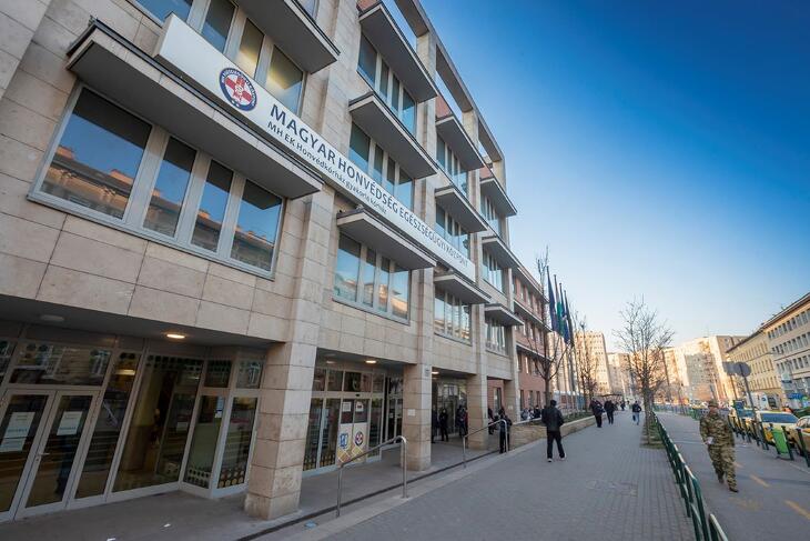 A Honvéd Kórház az első fecskék közé tartozik