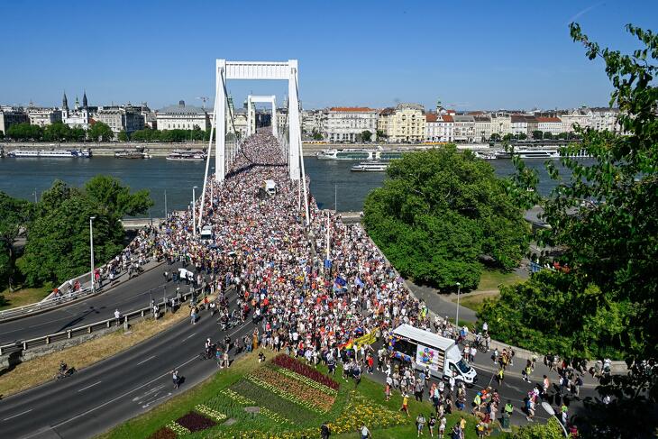 Elképesztő tömeg volt szombaton