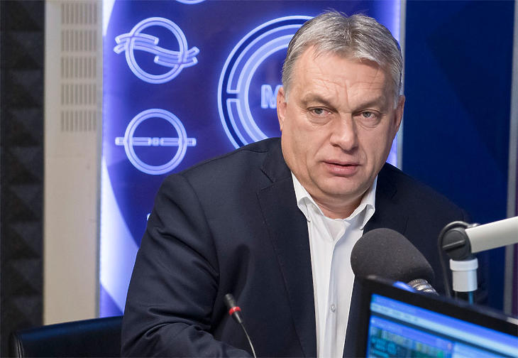 Orbán Viktor a Kossuth Rádió stúdiójában, még egy korábbi alkalommal. (Fotó: MTI)
